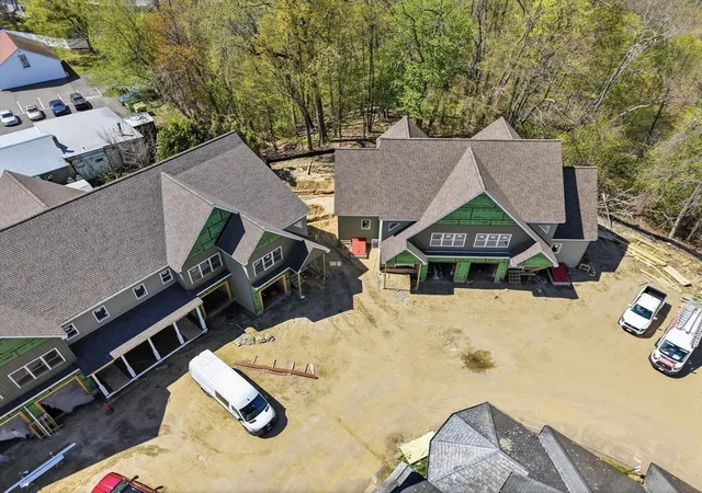 2nd image of 1 Elizabeth Ln, Easthampton, MA 01027