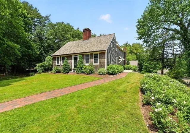 Homes for sale in Duxbury, MA | 1296 Tremont St, Duxbury, MA 02332 | MLS# 73537059