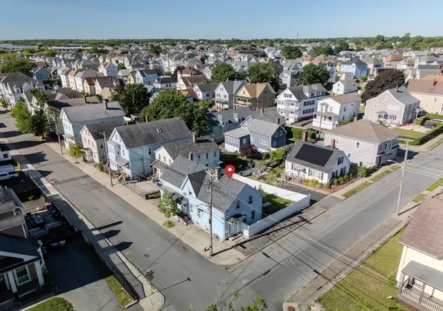 2nd image of 124 Washington St, New Bedford, MA 02740 | MLS# 73532221