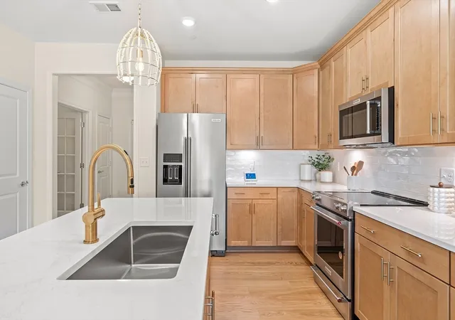 2nd image of 320 Martins Landing Way #311, North Reading, MA 01864 | MLS# 73565127