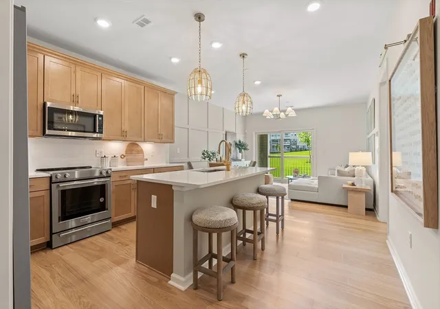 3rd image of 320 Martins Landing Way #311, North Reading, MA 01864 | MLS# 73565127