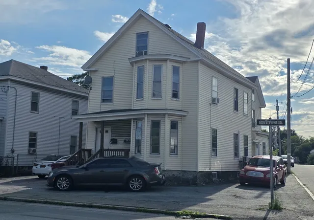 2nd image of 375 Chelmsford St, Lowell, MA 01851 | MLS# 73535181