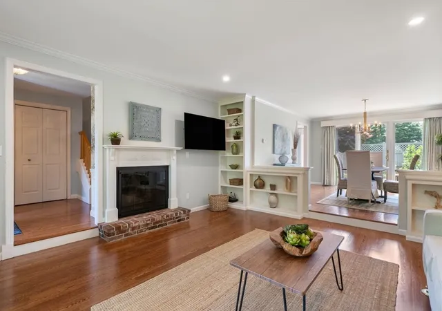 Listing Photo 4 - Condo for sale in building located at 22 Floret Cir, Hingham, MA 02043 - Unit #22