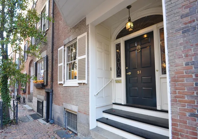 1st image of 51 Pinckney St, Boston, MA 02114 | MLS# 73479817