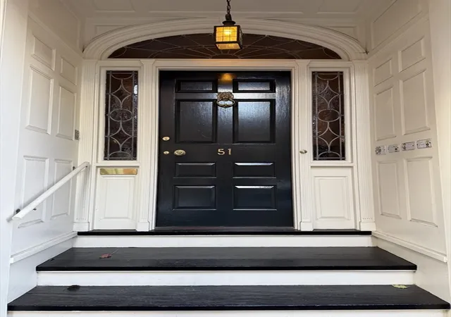 3rd image of 51 Pinckney St, Boston, MA 02114 | MLS# 73479817