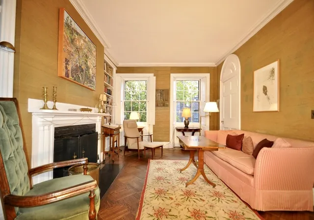5th image of 51 Pinckney St, Boston, MA 02114 | MLS# 73479817