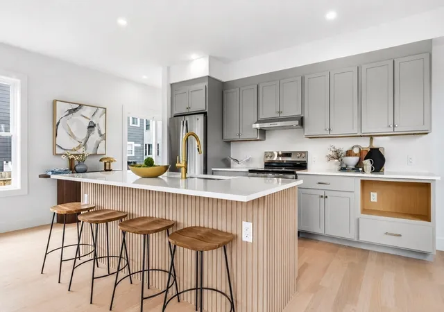 5th image of 30 Emerald Rd, Nahant, MA 01908