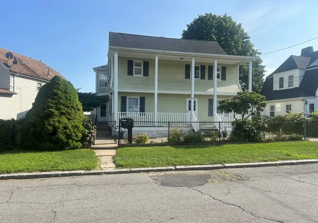 1st image of 28 Gosnold St, New Bedford, MA 02740 | MLS# 73561972