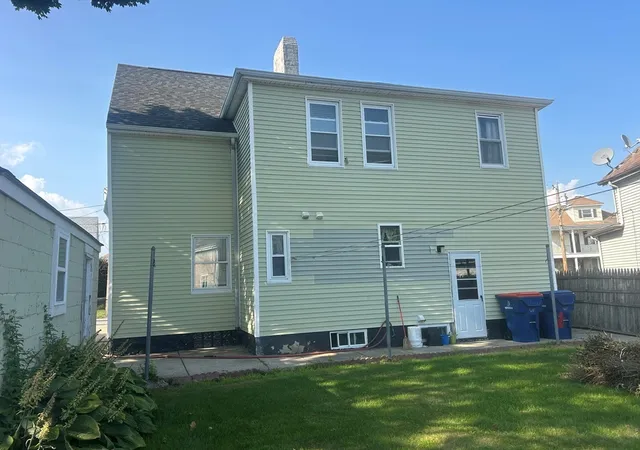 2nd image of 28 Gosnold St, New Bedford, MA 02740 | MLS# 73561972