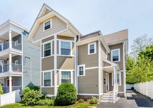 1st image of 18 Kittredge St #1, Boston, MA 02131 | MLS# 73567463