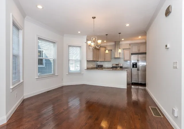 5th image of 18 Kittredge St #1, Boston, MA 02131 | MLS# 73567463