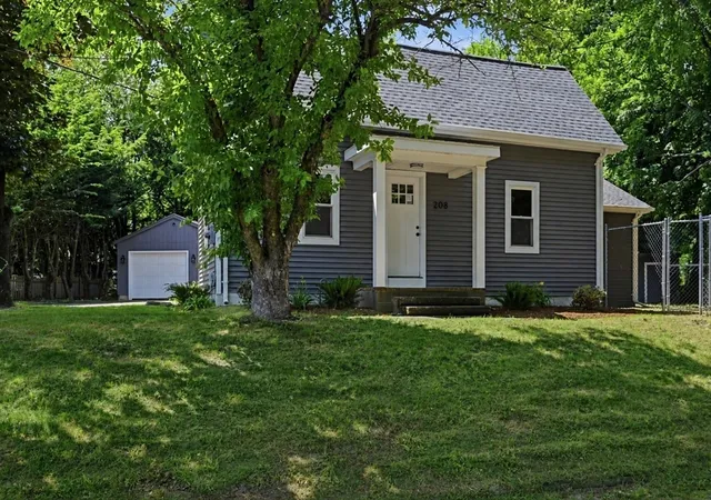 Homes for sale in Northampton, MA | 208 N Elm St, Northampton, MA 01060 | MLS# 73535198