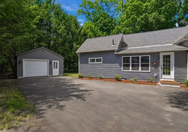 Homes for sale in Northampton, MA | 208 N Elm St, Northampton, MA 01060 | MLS# 73535198