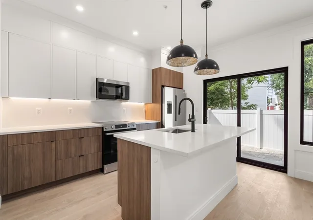 2nd image of 228 Washington Street #2, Brighton, MA 02135 | MLS# 73556088
