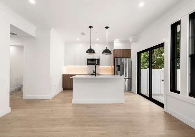 4th image of 228 Washington Street #2, Brighton, MA 02135 | MLS# 73556088