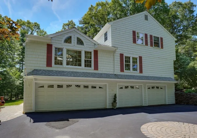 Homes for sale in Framingham, MA | 15 Carter Dr, Framingham, MA 01701 | MLS# 73539683