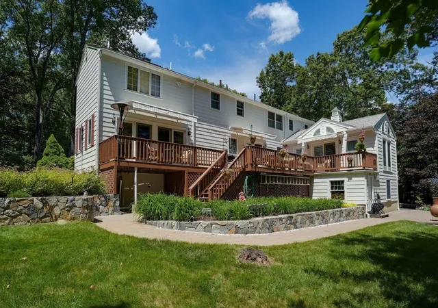 Homes for sale in Framingham, MA | 15 Carter Dr, Framingham, MA 01701 | MLS# 73539683