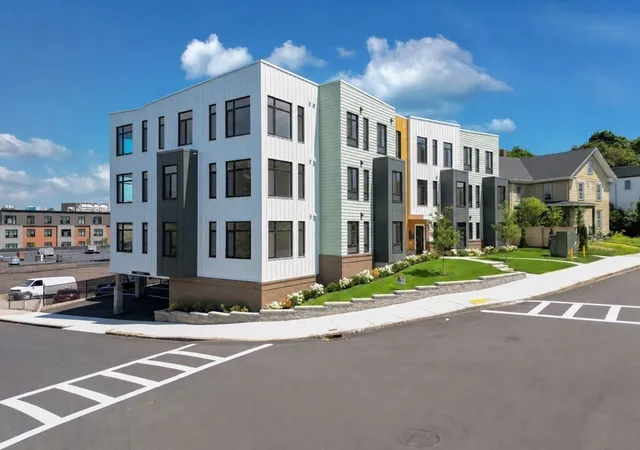 34th image of 34 Oak Street #101, Hyde Park, MA 02136 | MLS# 73558878