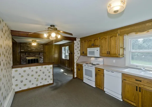 5th image of 15 Fernwood Dr, Wilbraham, MA 01095 | MLS# 73565557