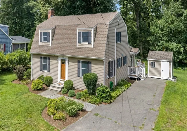 Photo 2 of Single family home for sale at 135 Linebrook Rd, Ipswich, MA 01938 | MLS# 73568031 | Listing updated on 2026-09-16