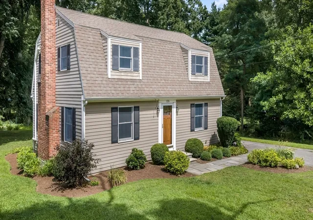 Photo 3 of Single family home for sale at 135 Linebrook Rd, Ipswich, MA 01938 | MLS# 73568031 | Listing updated on 2026-09-16