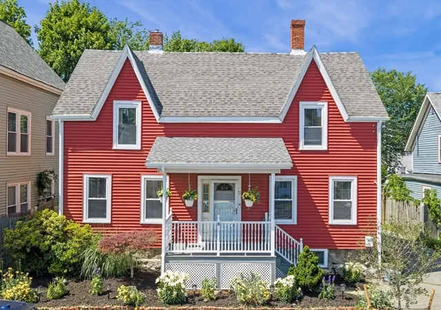 Homes for sale in Swampscott, MA | 12 Boynton St, Swampscott, MA 01907 | MLS# 73546401