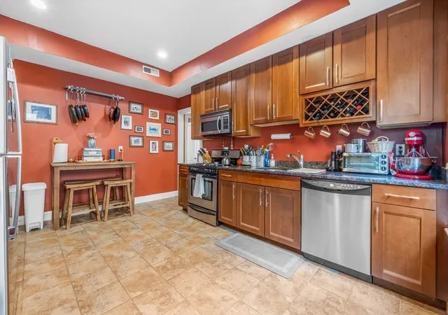 Listing Photo 3 - Condo for sale in building located at 71 Romsey Sr, Boston, MA 02125 - Unit #2