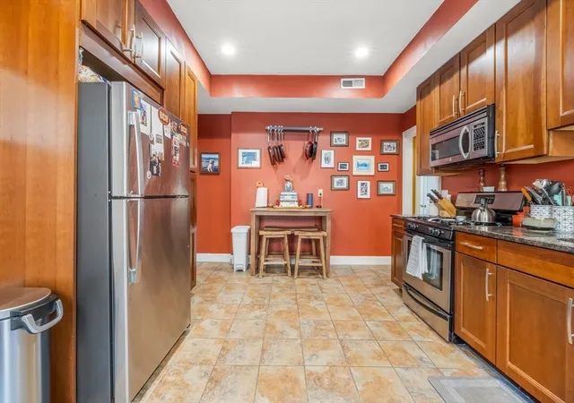 Listing Photo 4 - Condo for sale in building located at 71 Romsey Sr, Boston, MA 02125 - Unit #2