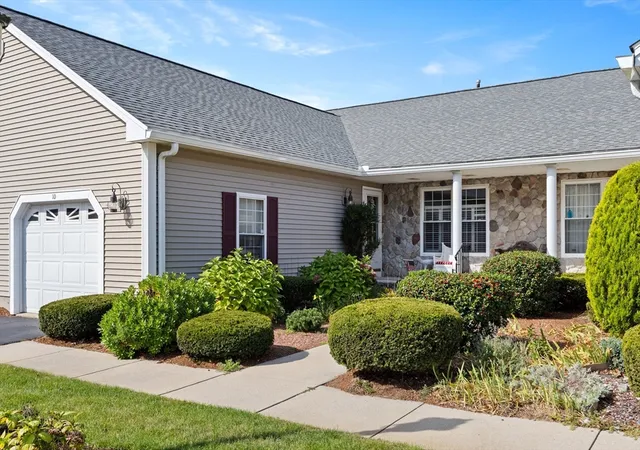 2nd image of 10 Clipper Way #10, Newburyport, MA 01950 | MLS# 73437821