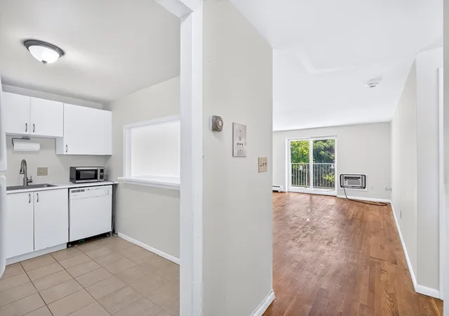 Listing Photo 5 - Condo for sale in Towne Lyne House Condominium located at 121 Tremont St, Boston, MA 02135 - Unit #C6