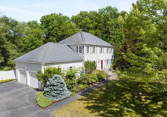 Homes for sale in Upton, MA | 20 Josiah Dr, Upton, MA 01568 | MLS# 73538003