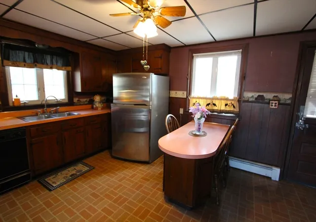 5th image of 300 Chestnut St, Franklin, MA 02038 | MLS# 73500729