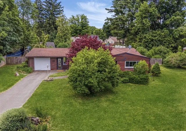 Homes for sale in Easthampton, MA | 6 Valley Ln, Easthampton, MA 01027 | MLS# 73537243