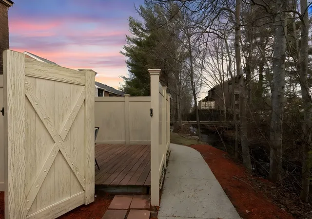 Homes for sale in Stoughton, MA | 127 Greenbrook Dr #127, Stoughton, MA 02072 | MLS# 73501394