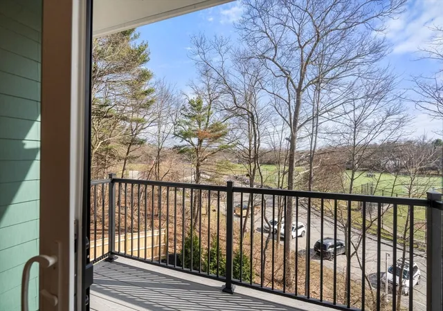 Homes for sale in Wellesley, MA | 16 Stearns #302, Wellesley, MA 02482 | MLS# 73494021