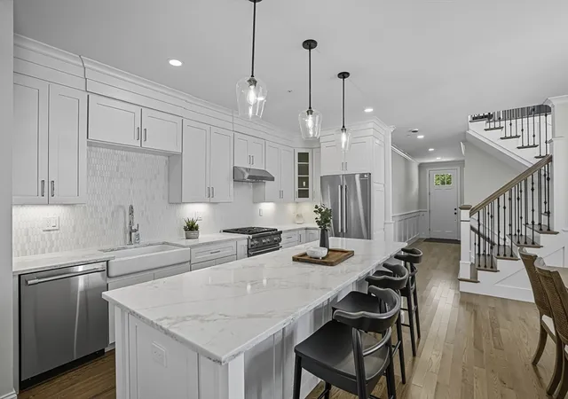 2nd image of 9 Waterville Lane #9, Hopkinton, MA 01748 | MLS# 73539777