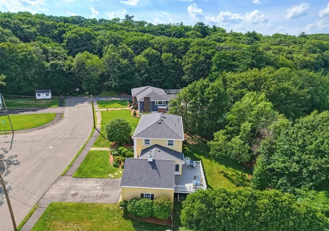 5th image of 19 Belmont Rd, Wakefield, MA 01880 | MLS# 73549513