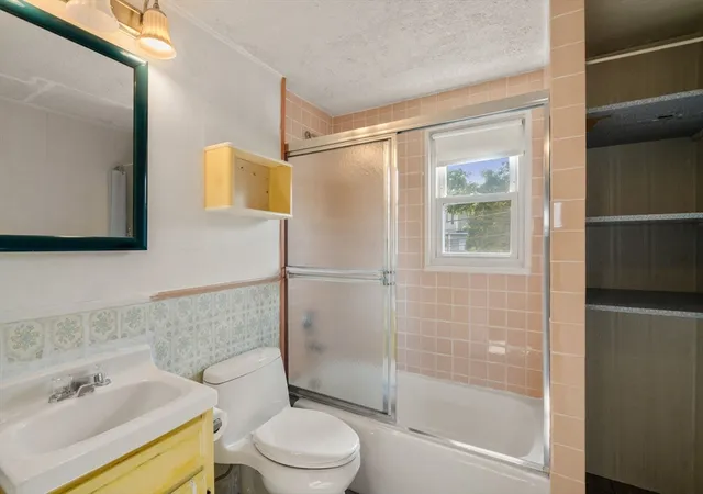 2nd image of 31 Prescott St, Framingham, MA 01702