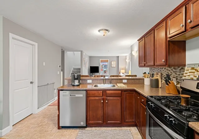 3rd image of 80 Rogers St, Lowell, MA 01852