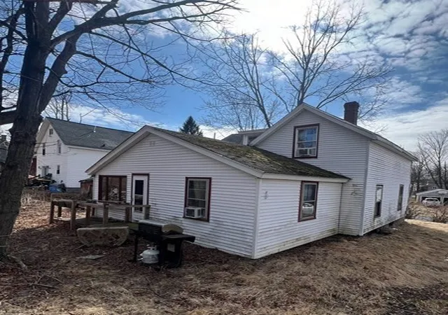 Photo 3 of Single family home for sale at 10 Green St, Brookfield, MA 01506 | MLS# 73475808 | Listing updated on 2026-08-12