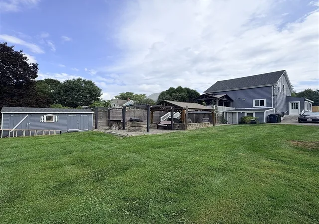 Photo 3 of Single family home for sale at 328 Mechanic St, Marlborough, MA 01752 | MLS# 73570265 | Listing updated on 2026-09-04