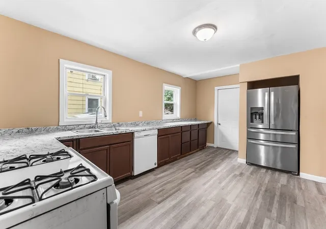 Listing Photo 4 - Condo for sale in building located at 2 Hacker Ct, Worcester, MA 01603
