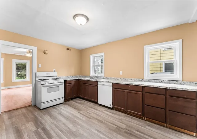 Listing Photo 5 - Condo for sale in building located at 2 Hacker Ct, Worcester, MA 01603