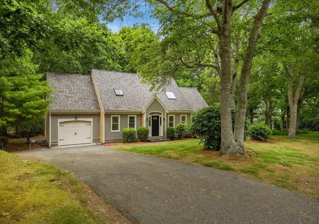 Photo 4 of Sale Pending at 30 Currycomb Cir, Barnstable, MA 02668 | MLS# 73541607 | Listing updated on 2026-10-02