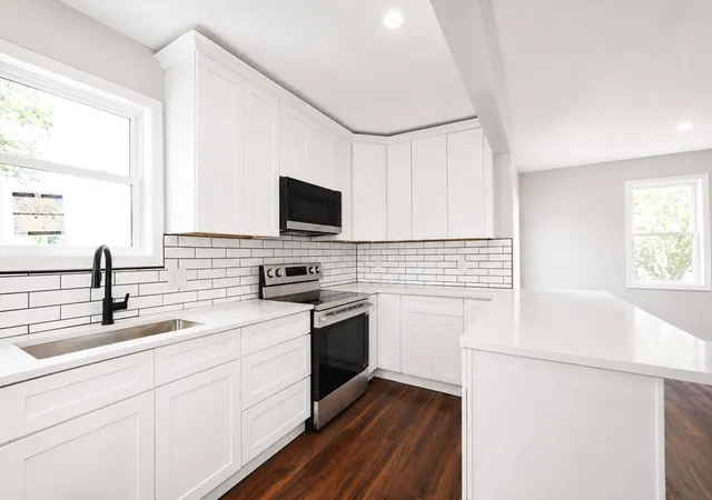 4th image of 19 Mason St, Taunton, MA 02780 | MLS# 73559439