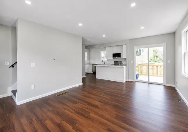 5th image of 19 Mason St, Taunton, MA 02780 | MLS# 73559439
