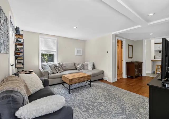 Photo 3 of Single family home for sale at 6 Carter Pl, Woburn, MA 01801 | MLS# 73567811 | Listing updated on 2026-10-03