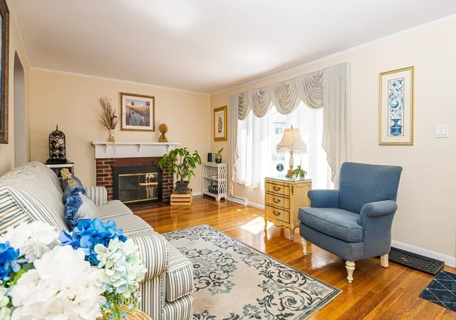 5th image of 47 Sharon Rd, Hamilton, MA 01982 | MLS# 73548565