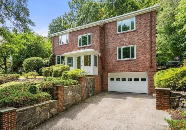 2nd image of 52 Clinton Road, Brookline, MA 02445 | MLS# 73565107