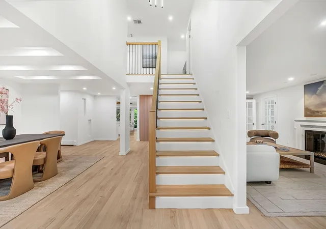 2nd image of 31 Alba Rd, Wellesley Hills, MA 02481 | MLS# 73530659